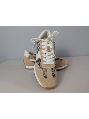 Dolce Vita B. NTCD in a leopard print/ cream color women's size 7